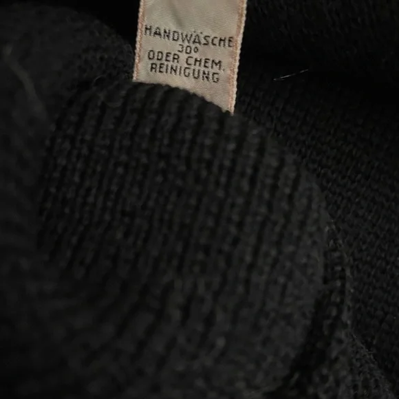 YES, it’s a RARE VINTAGE Obermeyer Ski Sweater! - Picture 7 of 9